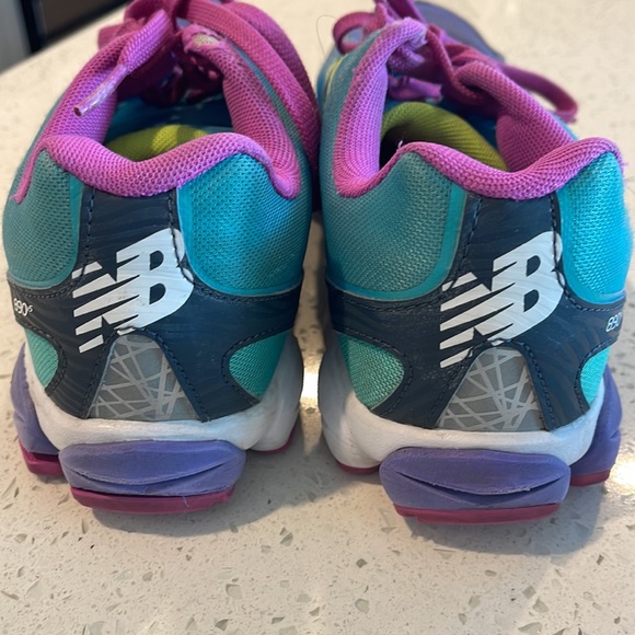 Kids New Balance sneakers size 5.5 - Picture 4 of 4